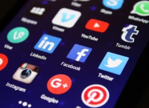 Meta Quer Controlar Todo o Seu Marketing: Até Onde Vale a Pena Delegar Campanhas para a IA no B2B?